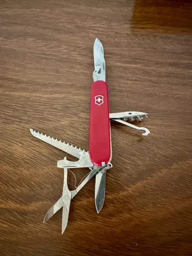 Canivete Suíço Huntsman Victorinox Vermelho Original 15 Funções 13713