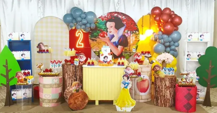 Vendo Acervo Completo para Festas | Painéis, Mesas, Temáticos e Muito Mais