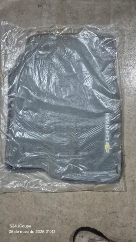 Vendo tapete de carpete GM para Captiva interior cinza