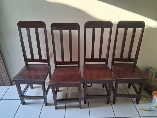 4 cadeiras de madeira pura9