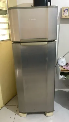 Geladeira fros fri l
