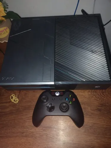 XBOX ONE FAT 1TB -  Ediçao Halo 5 + Controle Gamesir G7 SE