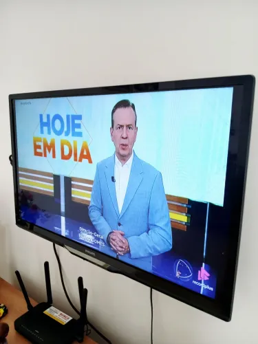 TV PHILIPS 32 + TV BOX AQUÁRIO 4K