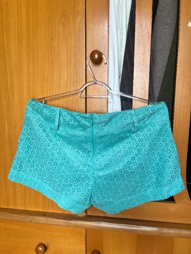 Short Chamois Suede Vazado Verde Turquesa - Tam 40 (Semi-Novo)
