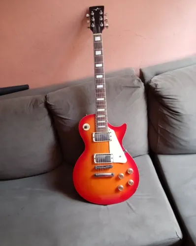 Vende-se 1 Violão *