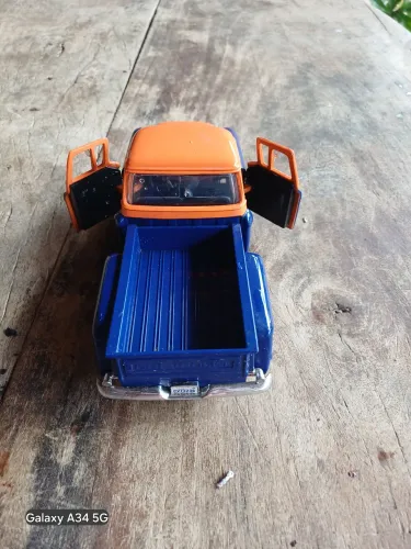 Miniatura de metal escala 124