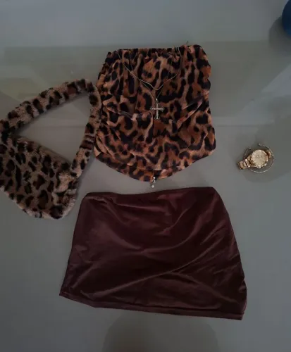 Blusa Cropped Oncinha Animal Print - Feminina
