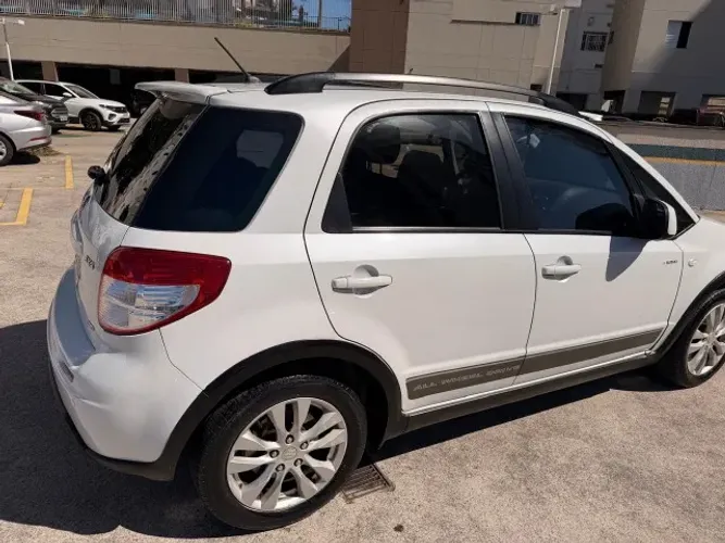Suzuki SX4 2.0 16V 145cv 4WD 5P Aut. 2015
