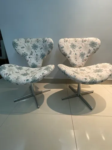 Poltronas giratória estilo  Swan - par 
