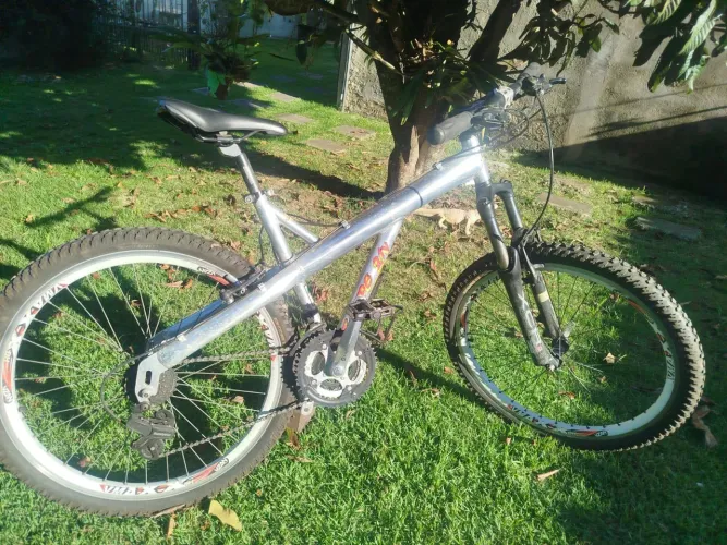 Bicicleta aro 26 Caloi T TYPE anos 90 tudo Shimano 