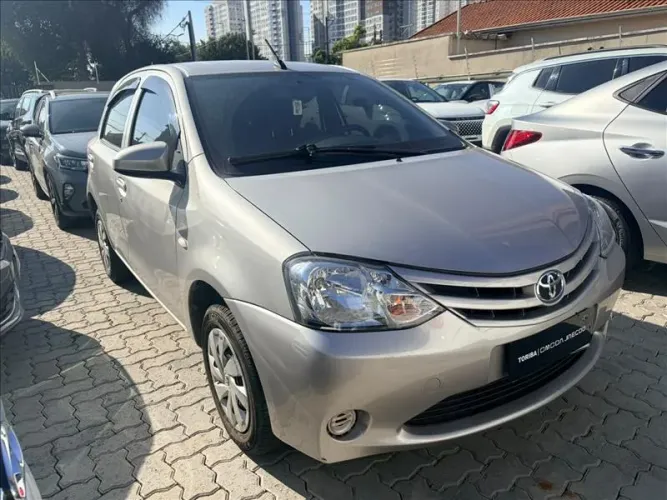 Toyota Etios X 1.3 Flex 16V 5P Mec. 2017