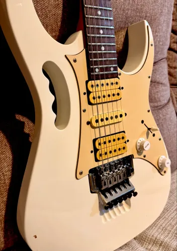 Ibanez JEM jr (antiga 2006 Indonésia)
