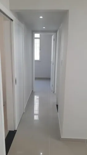 Imóvel para aluguel possui 60 metros quadrados com 2 quartos em Santana - Niterói - RJ