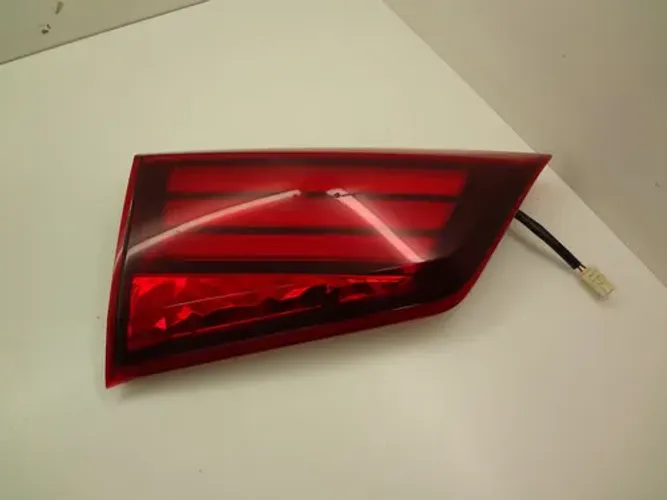 Lanterna Traseira Esquerda Da Tampa Led Outlander 2016