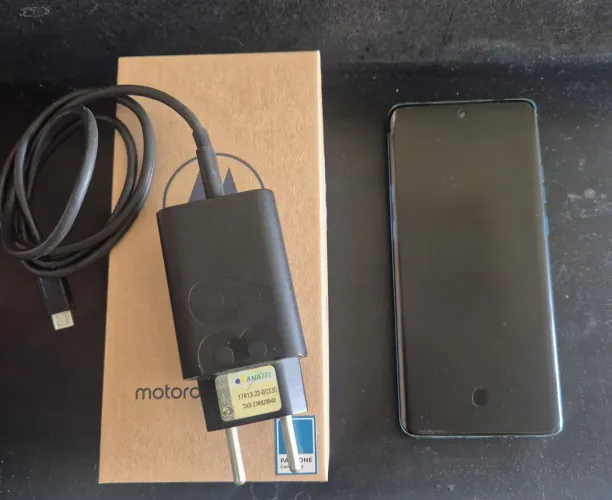 Vendo Moto edge 40 neo 256 gb 5g- na cor Caneel bay - excelente estado