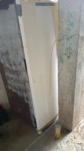 Vendo geladeira funcionando perfeitamente *23