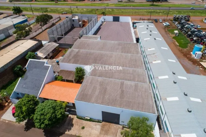 Barracão para locação com aproximadamente 1.300m² de construção, mais pátio por R$22.000,0