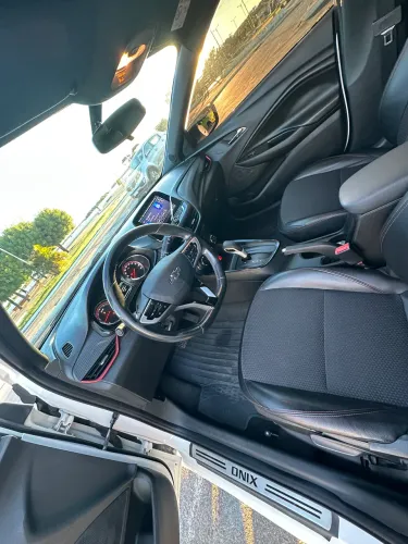 Chevrolet Onix RS 1.0 TB 12V Flex Aut. 4P 2021