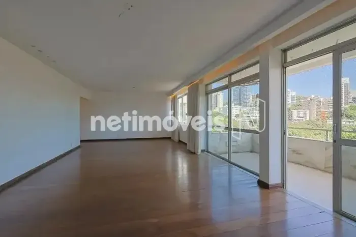 Apartamento 4 quartos para locação no Santa Lucia.
