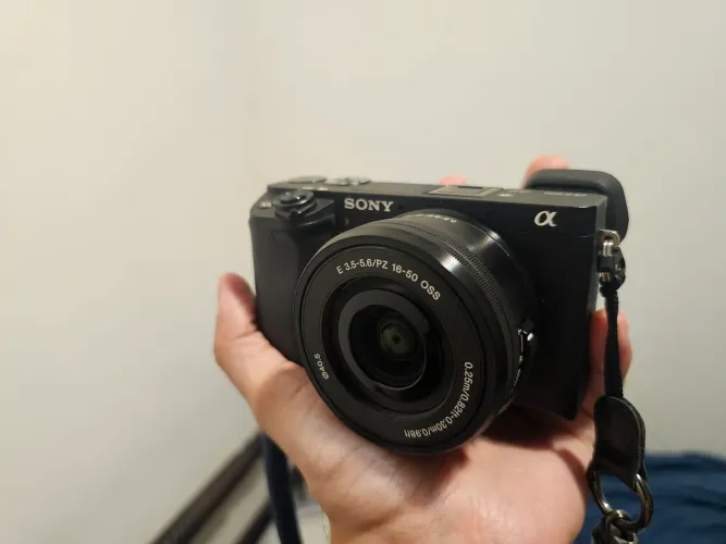 Vendo Câmera Sony A6300 em estado de nova