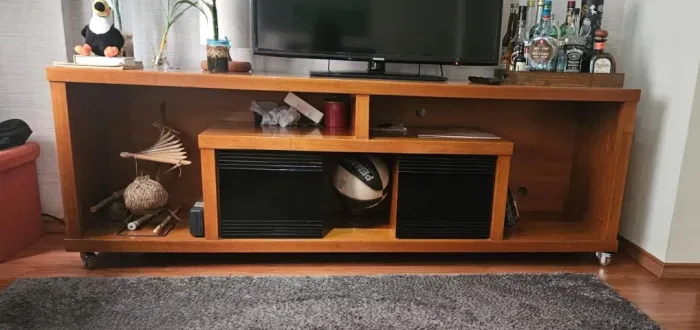 Hack Sala de Estar, com portas pretas. Perfeito estado.