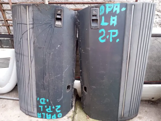 Duas Portas Opala em excelente estado
