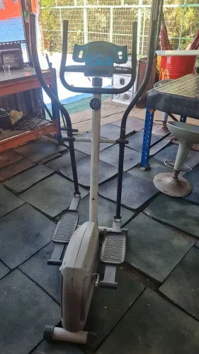 Elíptico Act Home Fitnes em bom estado de uso *