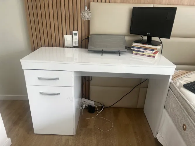 Escrivaninha para computador 