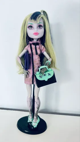 boneca Twyla da coleção New Scaremester da Monster High