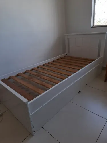 Cama infantil branca semi nova