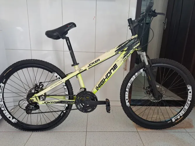 ? BICICLETA HIGH ONE JOKER - SEMINOVA - R$ 1.200