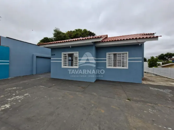 Casa 03 quartos Uvaranas