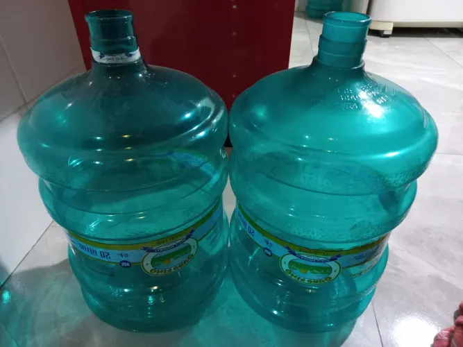 Galões de água Ouro Fino 20L.