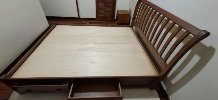 Cama Queen Madeira Maciça c/ 4 Gavetões 