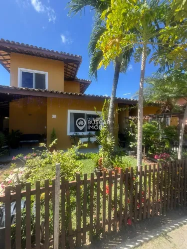 CASA RESIDENCIAL em LAURO DE FREITAS - BA, CENTRO