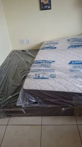 Vendo ou troco cama box de casal