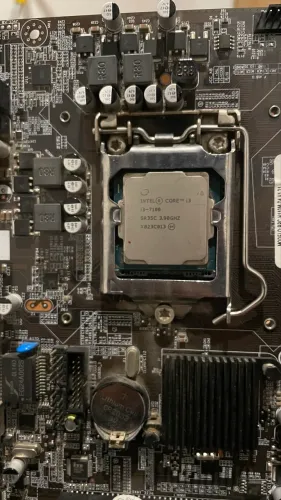 Kit Intel i3-7100 3.9GHz + H110 DDR4 + GT 420 4GB