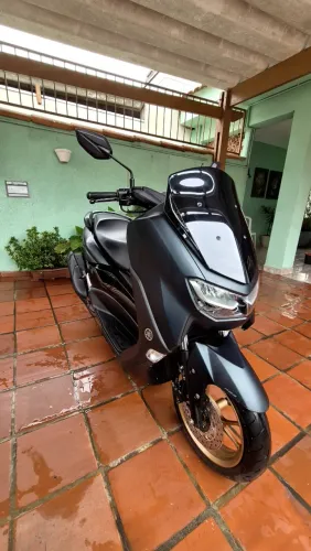 Nmax 160 verde 2023