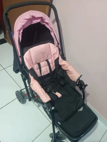 Carrinho e bebê conforto