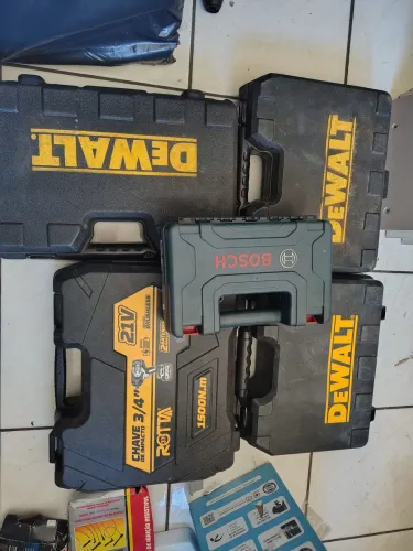 Maleta Dewalt e Bosch 75 cada 