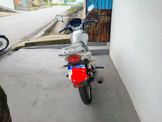 Suzuki GS 2012/2013