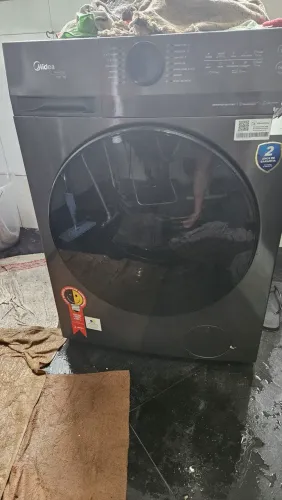 Máquina lava e seca da Midea.