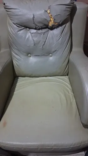Vendo uma poltrona de um lugar, bem confortavel