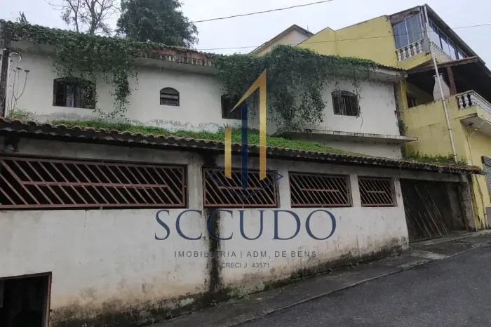 Sobrado a venda com 354 metros quadrados com 2 dormitórios no Centro de Igaratá - SP