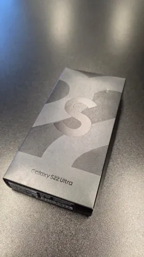 Samsung Galaxy S22 Ultra 256gb Preto - Muito Bom - Detalhe na tela