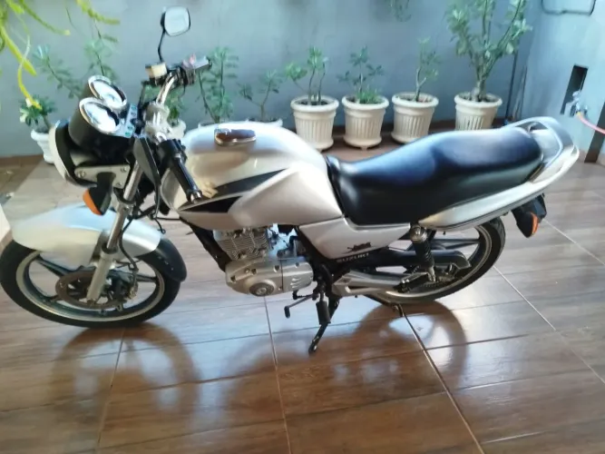 Moto ótima para o dia a dia !!!