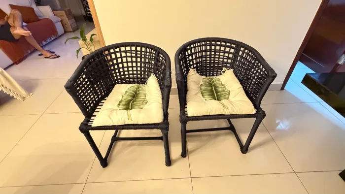 Duas cadeiras de balcão