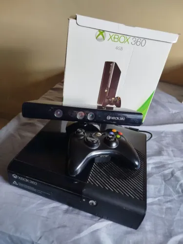 XBOX 360 SLIM RGH completo na caixa com HD de 1TB lotado de jogos