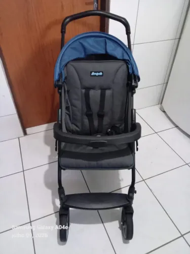 Carrinho de bebê Burigotto semi Novo