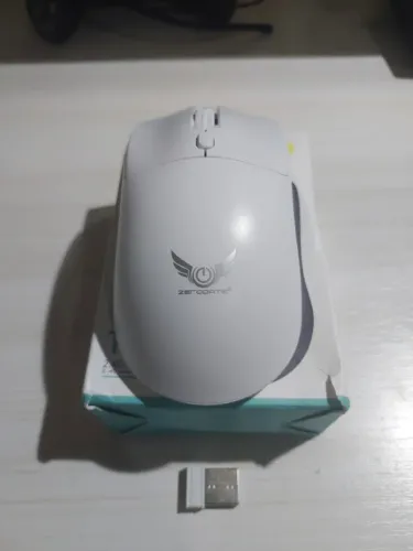 Mouse Gamer Sem Fio | 800-1600 DPI | Conexão USB 2.4GHz | Leve e Confortável | Branco
